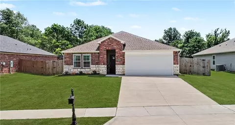 2309 N Heritage Ranch Dr, Siloam Springs, AR 72761