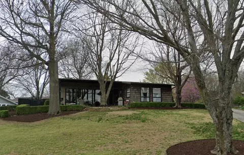 1197 E Ridgeway Dr, Fayetteville, AR 72701