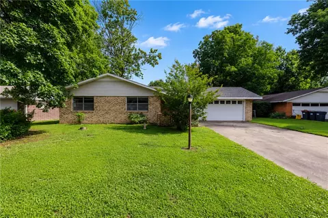 2100 Monticello Ave, Springdale, AR 72762