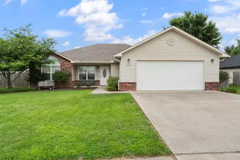 1523 William Ct, Siloam Springs, AR 72761