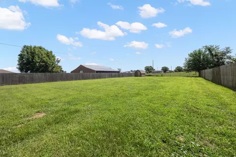 725 S Primrose Rd, Lowell, AR 72745