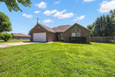 725 S Primrose Rd, Lowell, AR 72745