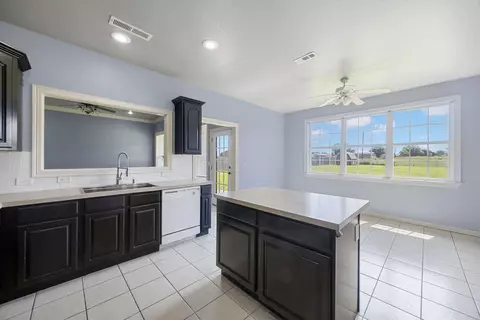 725 S Primrose Rd, Lowell, AR 72745