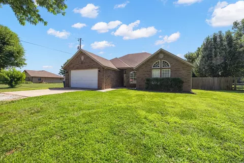 725 S Primrose Rd, Lowell, AR 72745