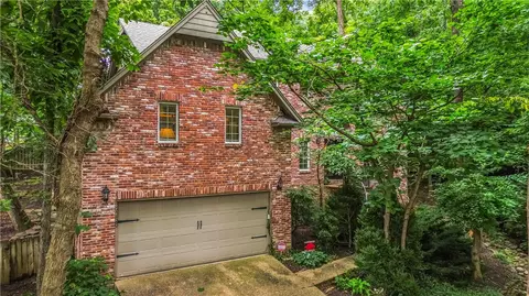 2265 Revere Pl, Fayetteville, AR 72701