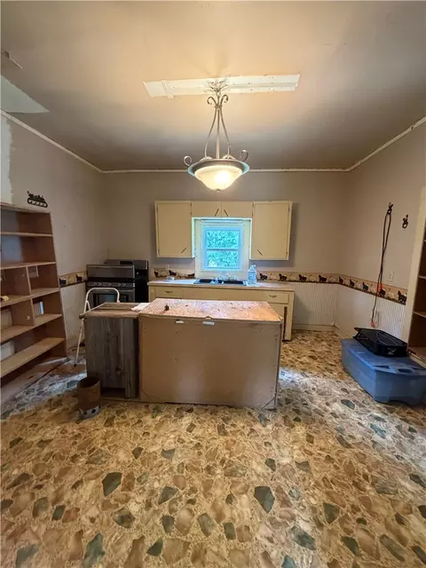 Kitchen - 3954 Dublin Rd, Scranton, AR 72863 photo 1 of 2