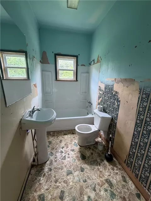 Bath - 3954 Dublin Rd, Scranton, AR 72863 photo 1 of 1