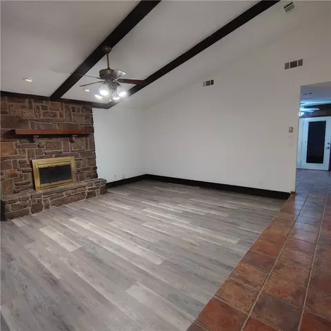 Living - 3129 Glen Flora Way, Fort Smith, AR 72908 photo 2 of 3