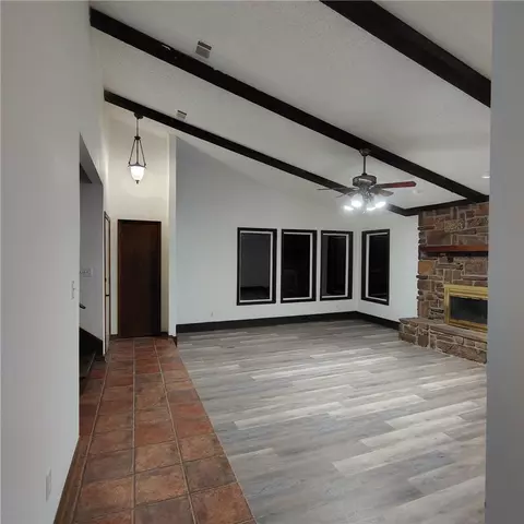 Living - 3129 Glen Flora Way, Fort Smith, AR 72908 photo 1 of 3