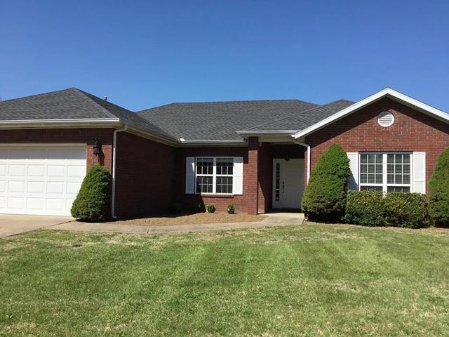 303 Cross Ln, Bentonville, AR 72712