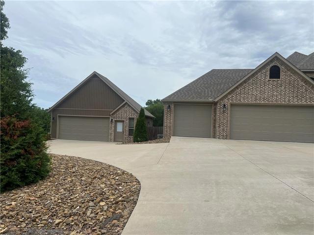 33 Ledbetter Ln, Bella Vista, AR 72715
