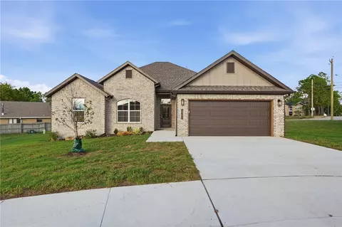 2305 Cassidy Ct, Siloam Springs, AR 72761