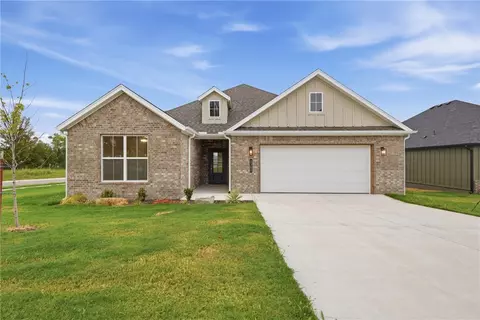 2300 Cassidy Ct, Siloam Springs, AR 72761