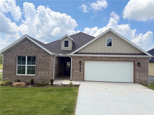 2300 Cassidy Ct, Siloam Springs, AR 72761