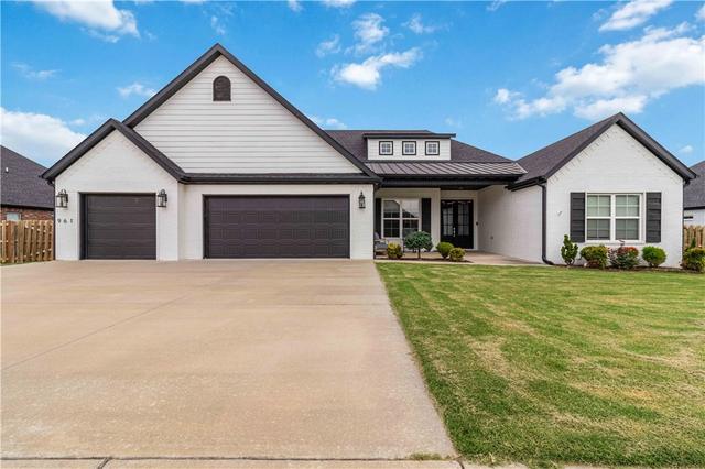 961 Osage View Dr, Bentonville, AR 72713