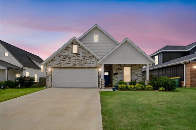 1712 W Broadway Pl, Rogers, AR 72758