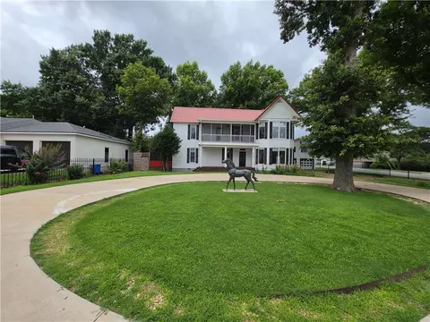 1715 Garland Ave, Fayetteville, AR 72703