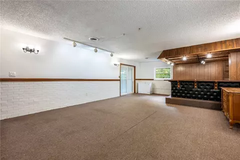 Living - 18 Cardinal Ct, Rogers, AR 72756 photo 1 of 4