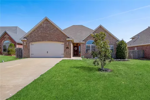 3903 SW Stonefield St, Bentonville, AR 72713