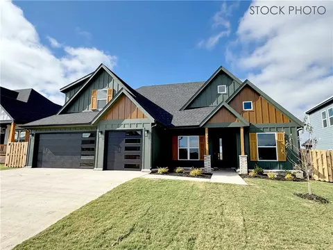 2702 Amaris Ave, Lowell, AR 72745
