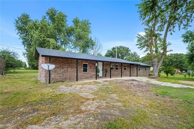 57128 690 Rd, Colcord, OK 74338