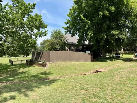 Exterior - 1201 Carruthers Dr, Morrilton, AR 72110 photo 6 of 16