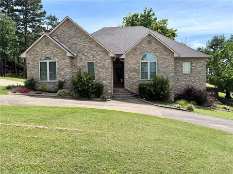 1201 Carruthers Dr, Morrilton, AR 72110
