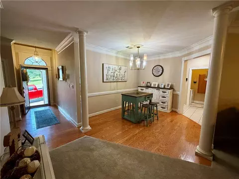 Entry Way - 1201 Carruthers Dr, Morrilton, AR 72110 photo 7 of 9