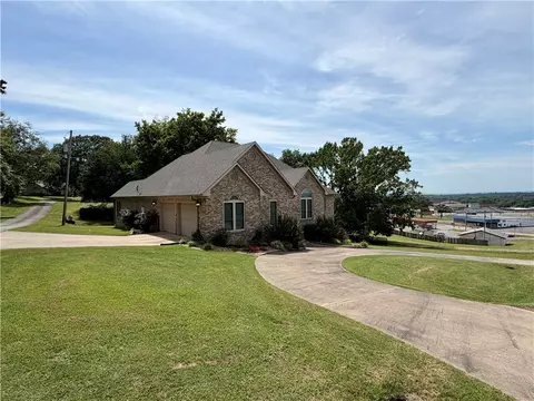 Exterior - 1201 Carruthers Dr, Morrilton, AR 72110 photo 1 of 16