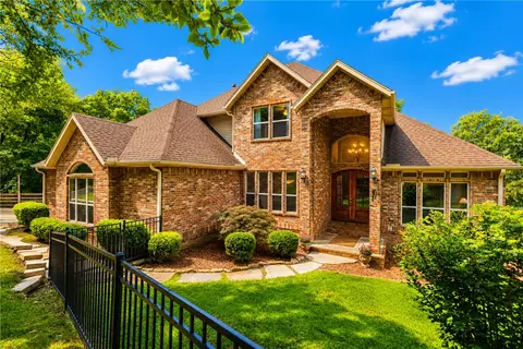 2573 N Fox Trl, Fayetteville, AR 72703