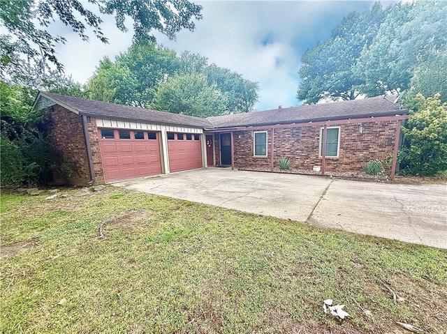1711 N University Dr, Russellville, AR 72801