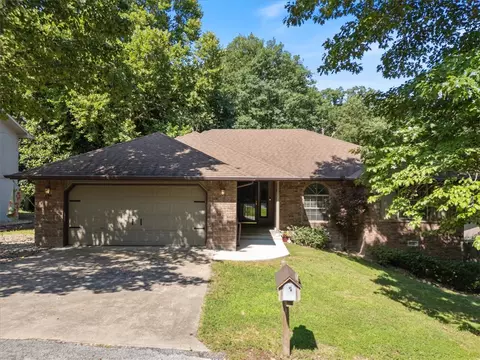 7 Adams Ln, Bella Vista, AR 72715