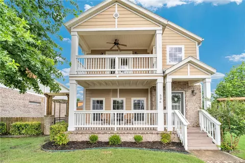 536 Tennyson Ln, Fayetteville, AR 72704