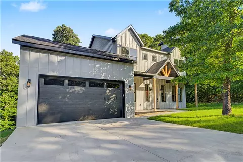 6 Orchiltree Ln, Bella Vista, AR 72715