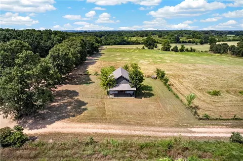 10916 Jaybird Rd, Gravette, AR 72736