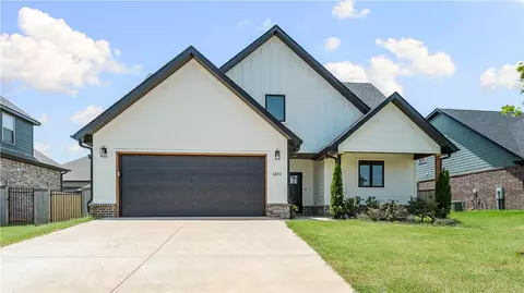 4800 SW Elderwood St, Bentonville, AR 72713