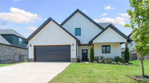 4800 SW Elderwood St, Bentonville, AR 72713