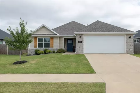 4266 W Cactus Pl, Fayetteville, AR 72704