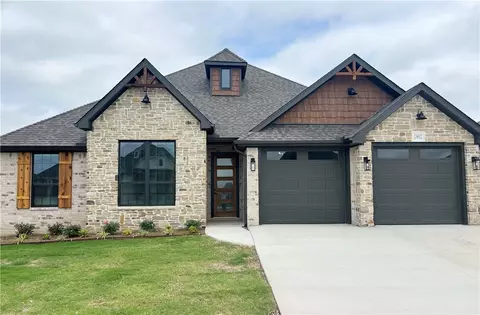 1802 Gaines St, Pea Ridge, AR 72751