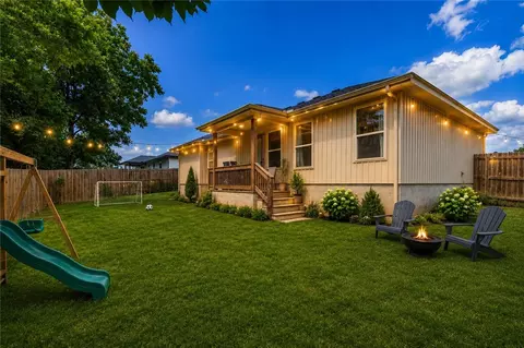 1640 Seattle Slew St, Prairie Grove, AR 72753