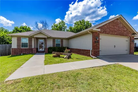 1640 Seattle Slew St, Prairie Grove, AR 72753