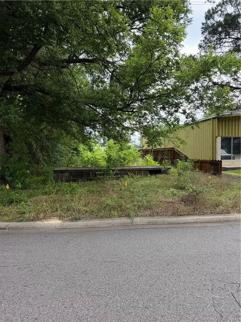 820 W 2nd St, Russellville, AR 72801