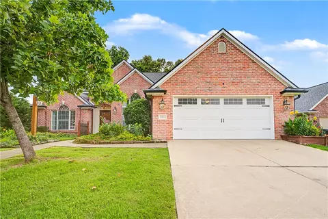 5304 44th Pl, Rogers, AR 72758