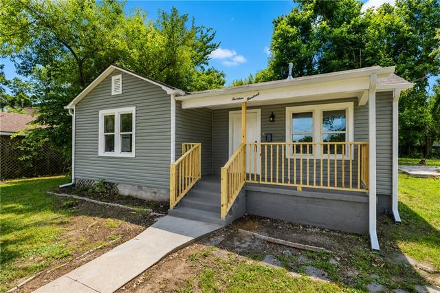 1400 S 4th St, Rogers, AR 72756