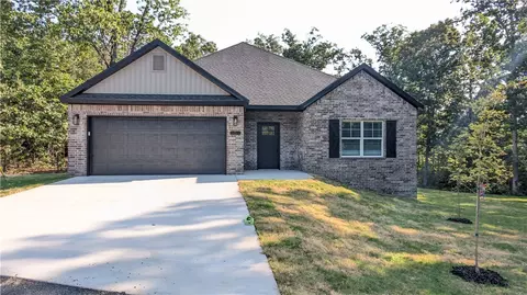 5 Collins Ln, Bella Vista, AR 72714