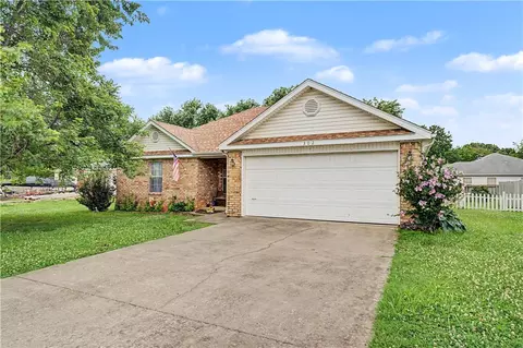 302 S Wright St, Lowell, AR 72745 photo 2