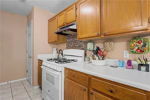302 S Wright St, Lowell, AR 72745 photo 8