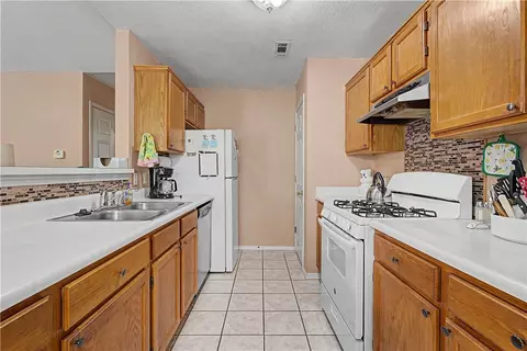 302 S Wright St, Lowell, AR 72745 photo 9