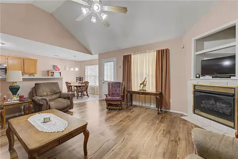 302 S Wright St, Lowell, AR 72745 photo 4
