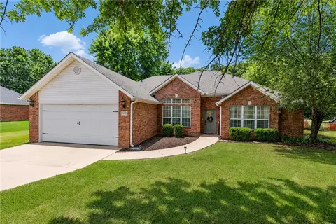612 Whitcliff Dr, Cave Springs, AR 72718